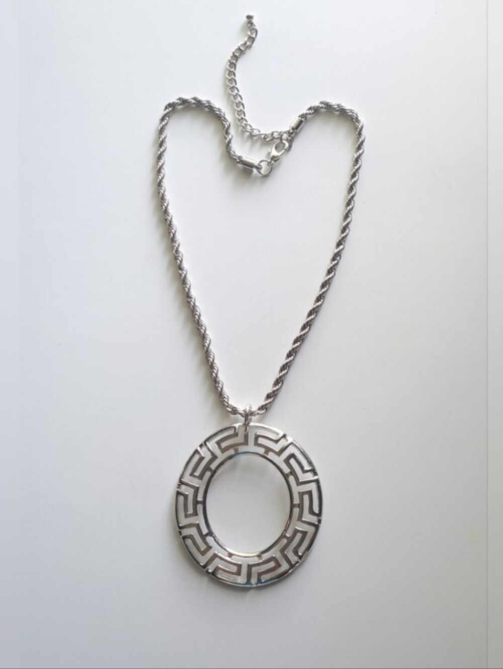 Rope Chain Greek Key Circle Necklace